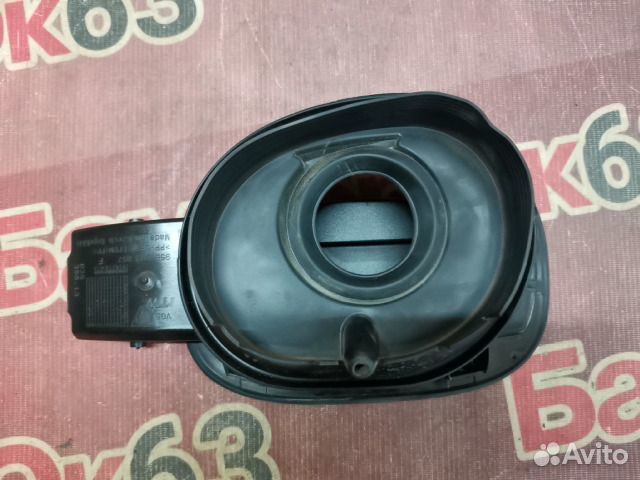 Лючок бензобака задний Porsche Macan