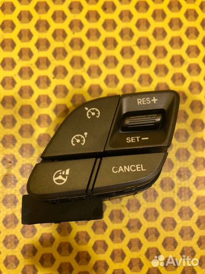 Блок кнопок руля левый Hyundai Santa Fe DM G4KE