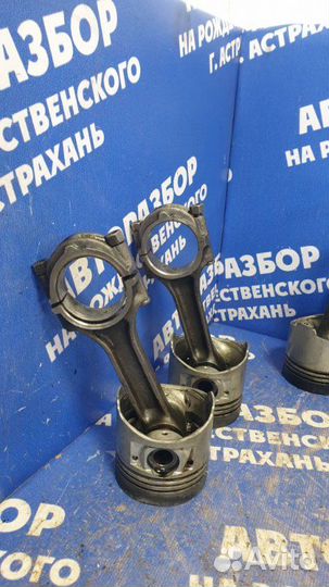 Поршень с шатуном Mitsubishi L300 4G92 1997