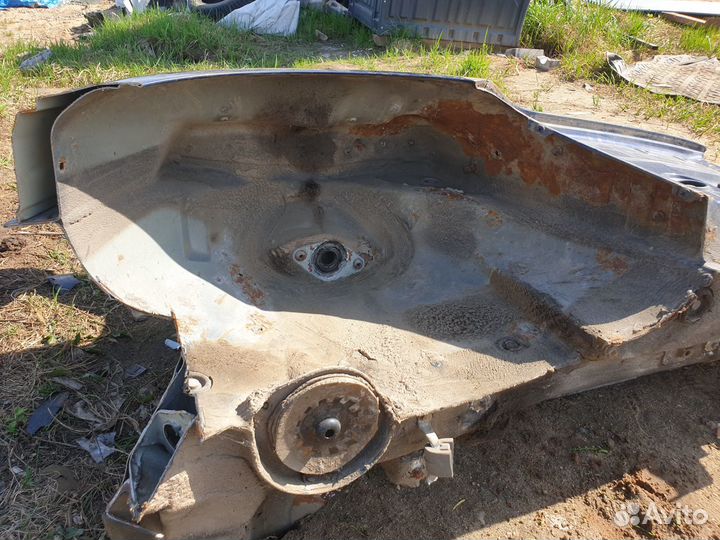 Крыло заднее левое Passat B5+ Пассат Б5+ седан