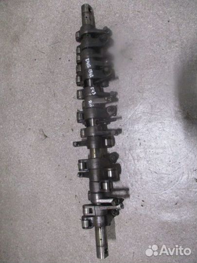 Коромысла клапанов в сборе с валом renault 7421539