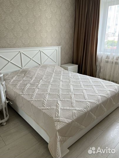 Шкаф и кровать