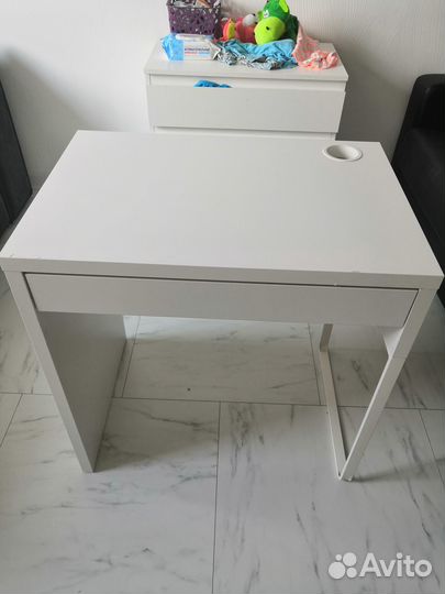 Письменный стол IKEA