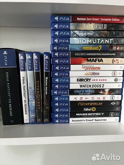 Продам Sony Playstation 5 1tb + аксессуары + игры