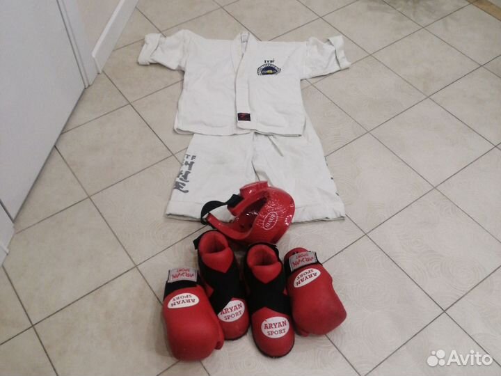 Кимоно, футы, шлем, перчатки