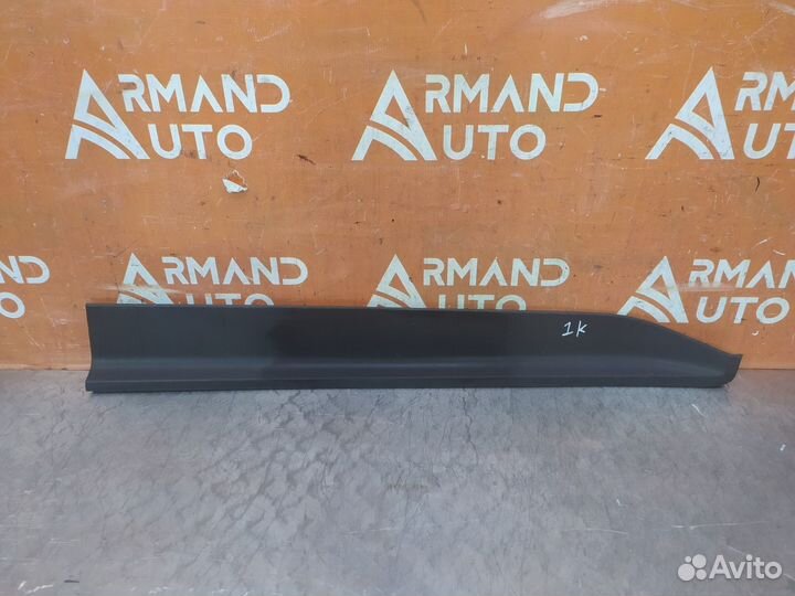 Молдинг двери передний правый Hyundai Creta 1