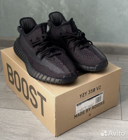 Yeezy 350 v2 Onyx