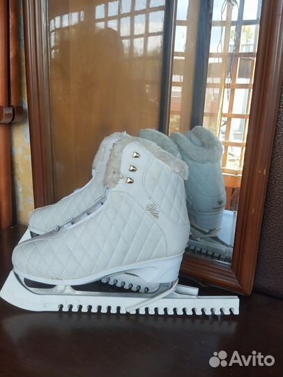 Коньки женские 39 размер