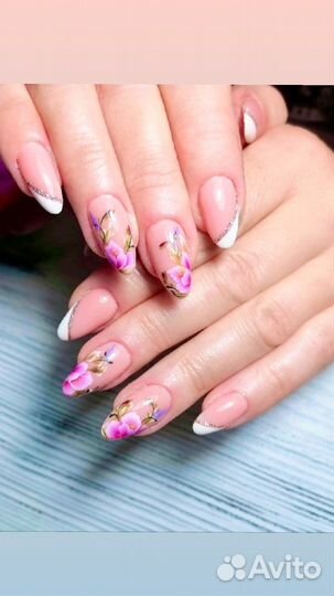 Наращивание ногтей и ресниц