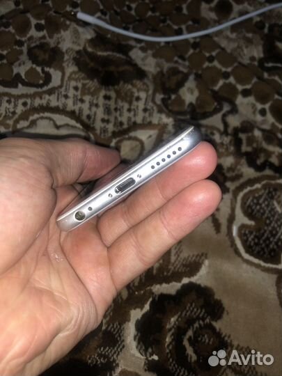 Телефон iPhone 6