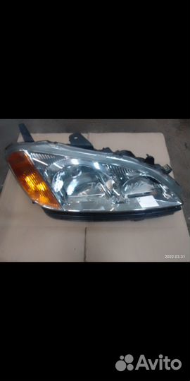 Фара правая Honda Avancier