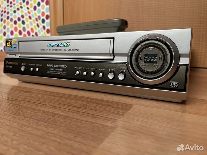 Видеомагнитофон Hi Fi Stereo