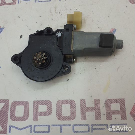 Мотор стеклоподъемника передний левый KIA sportag