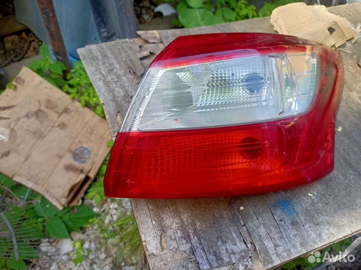 Форд фокус 3 седан фонарь правый