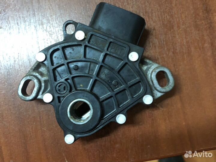 Датчик переключения АКПП Camry 50/55