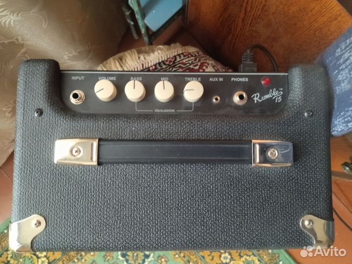 Комбоусилитель для бас-гитары Fender Rumble 15