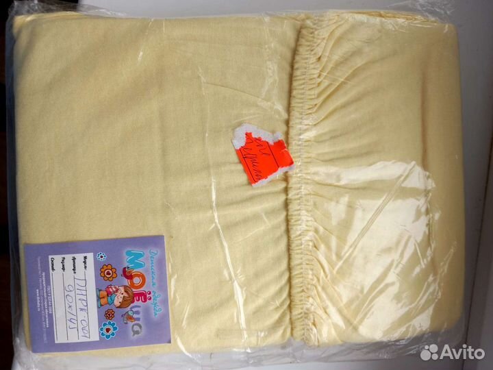 Простынь на резинке в детскую кроватку