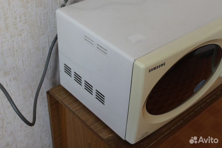 Микроволновая печь Samsung CE2877NR.Рабочая.Чистая