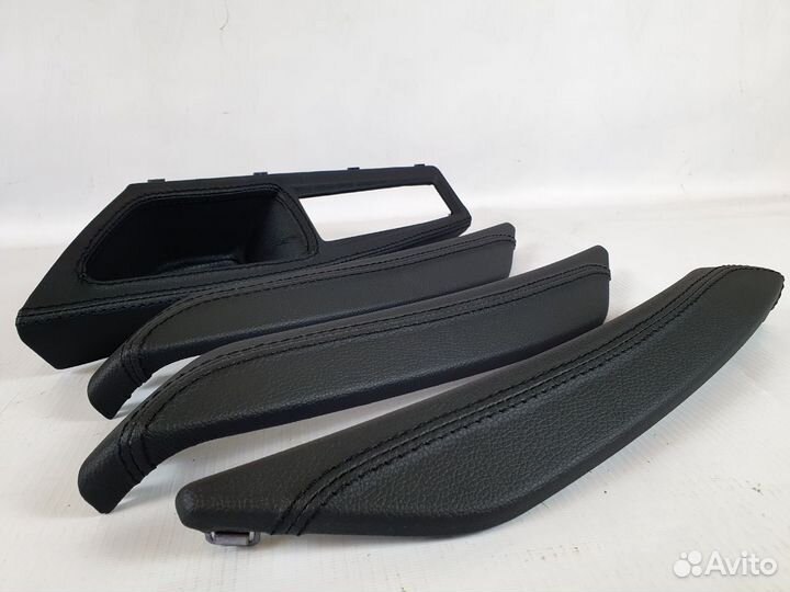Ручки в коже Лада Веста чёрная строчка