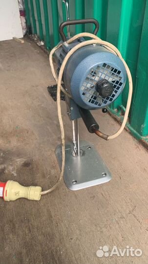 Швейная машинка электрическая б/у