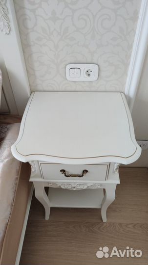 Тумба прикроватная из массива бука, эмаль Прованс