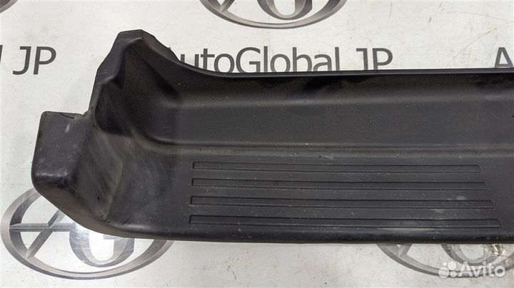 Накладка заднего бампера Toyota Hilux Surf