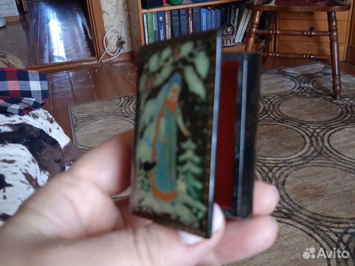 Лаковая шкатулка Палех, худ. Котов