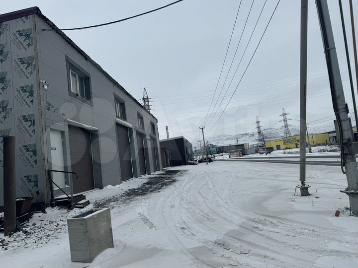 Гараж, > 30 м²