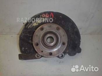 Кулак передний правый