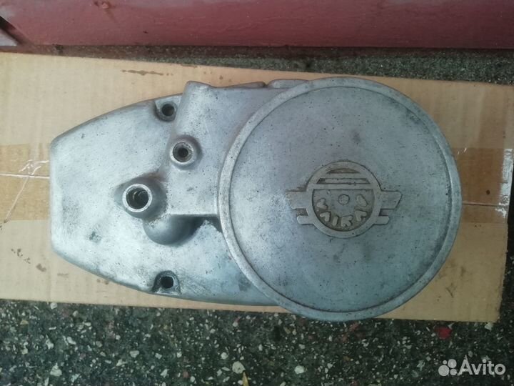 Крышка правая V-50M мопед Карпаты (есть дефект)