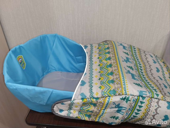 Сиденья на санки новое розового и синего цвета