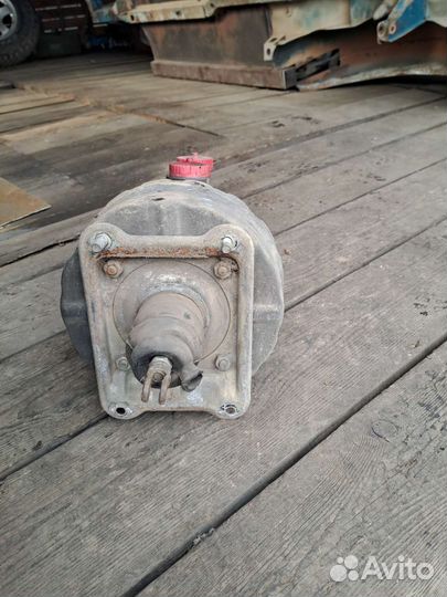 Вакумник,и главный тормозной цилиндр, на УАЗ