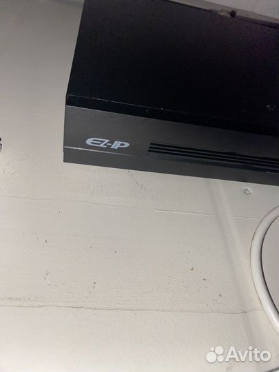 4-канальный гибридный видеорегистратор