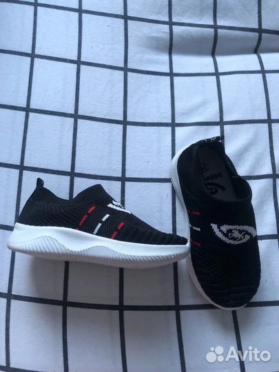 Кроссовки для мальчика 21 размер новые