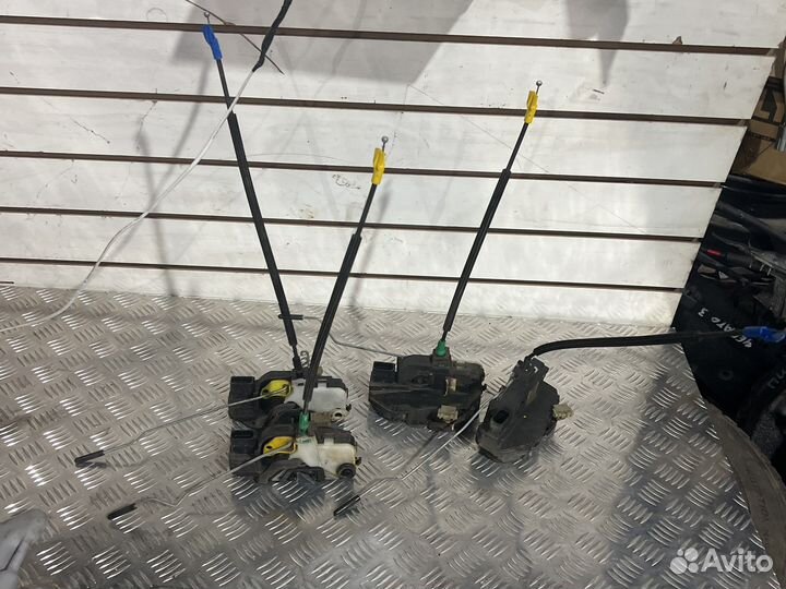 Замок двери передний правый chevrolet cruze