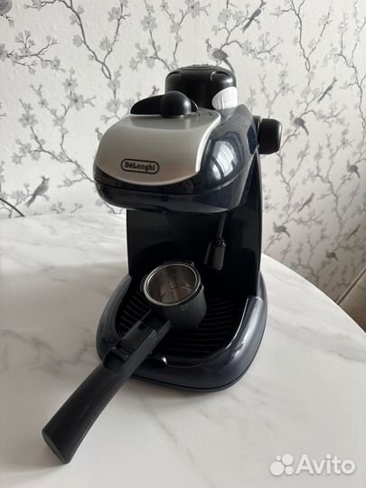 Кофеварка рожковая Delonghi ec 7