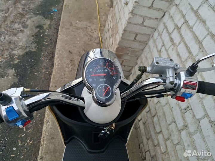 Скутер Vento retro 50/150cc теплый белый в наличии