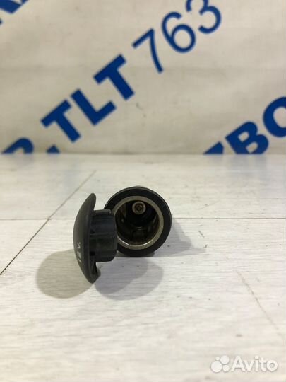 Гнездо прикуривателя peugeot 107 1.0 мт