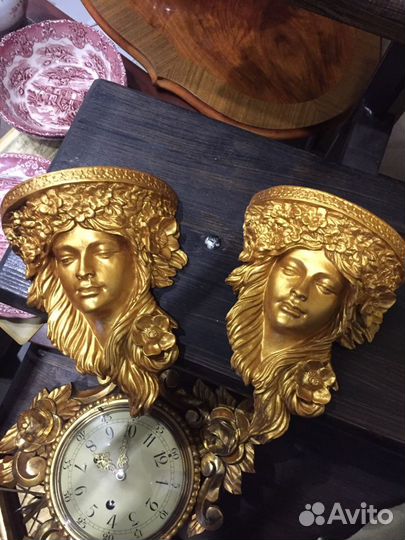 Консоль настенная