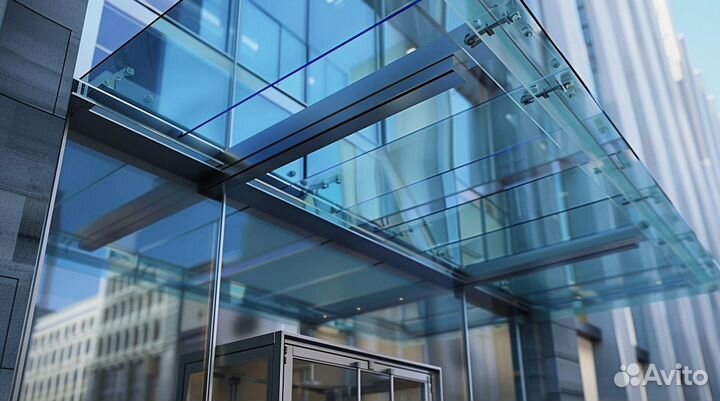 Стеклянный навес над входной группой