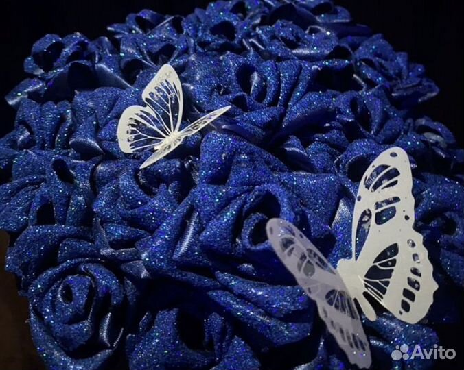 Розы из атласных лент