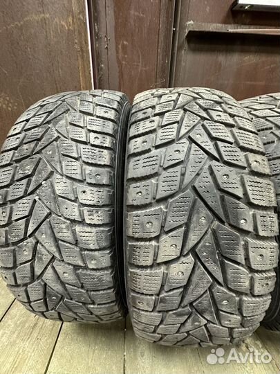 Dunlop SP Winter Ice 02 215/60 R16 99T