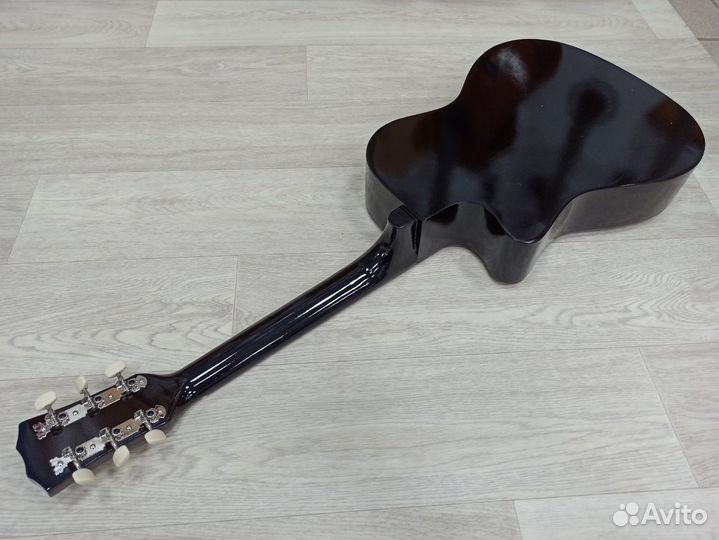 Акустическая гитара новая