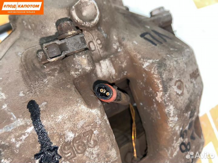 Суппорт тормозной передний левый Mercedes-Benz