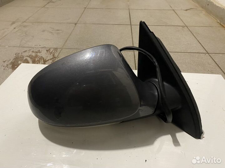 Боковое зеркало правое passat b6