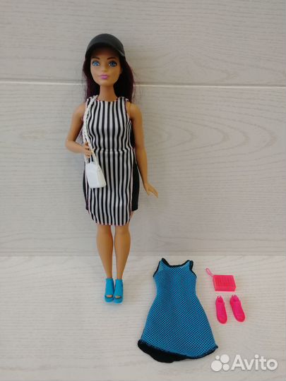 Куклы Barbie и других марок с аксессуарами