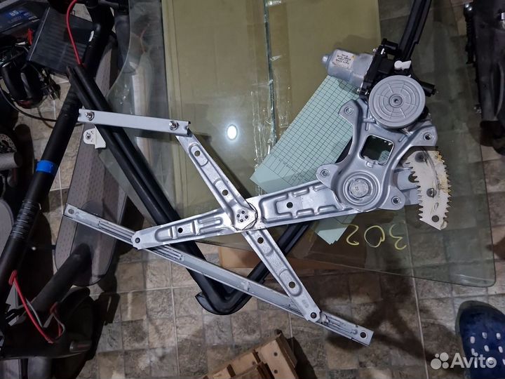 Стеклоподъемник передней левой двери note e12