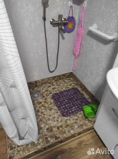 Специальные душевые кабины и поддоны