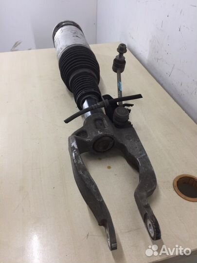 Пневмоамортизатор передний левый Lr Rr Vogue 4