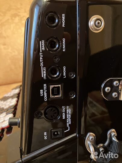 Электронный баян roland FR-1